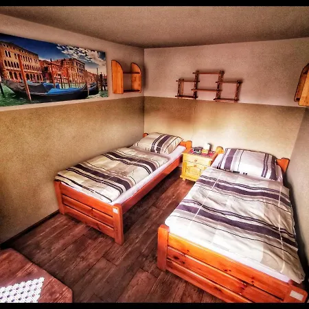 ホームステイ U Marka *